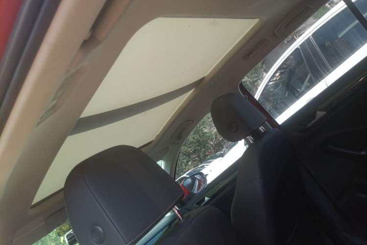 Used Volkswagen T-ROC 2021 280TSI DSG Two-Wheel Drive Comfort Connect Edition Headliner