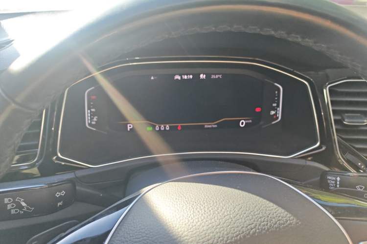 Used Volkswagen T-ROC 2021 280TSI DSG Two-Wheel Drive Comfort Connect Edition Instrument Cluster