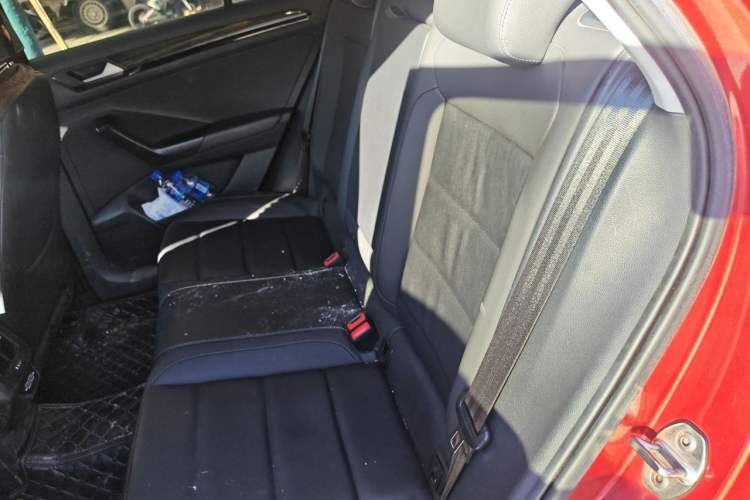 Used Volkswagen T-ROC 2021 280TSI DSG Two-Wheel Drive Comfort Connect Edition Left Rear Seat
