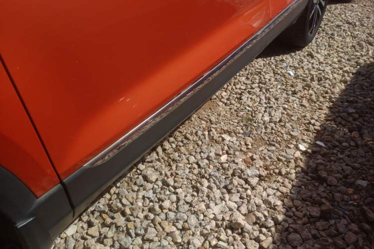 Used Volkswagen T-ROC 2021 280TSI DSG Two-Wheel Drive Comfort Connect Edition Left Side Sill
