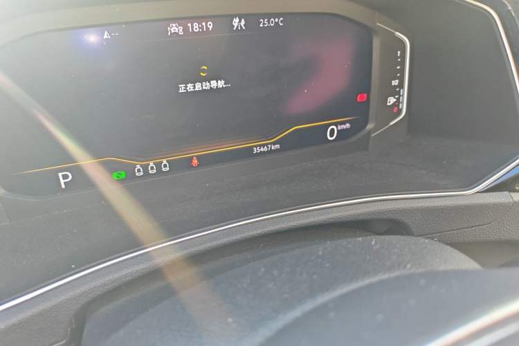 Used Volkswagen T-ROC 2021 280TSI DSG Two-Wheel Drive Comfort Connect Edition Odometer Close Up