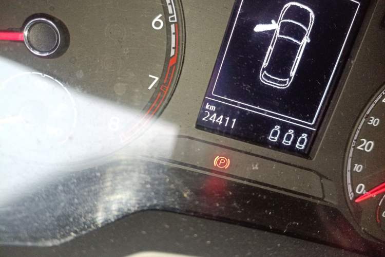 Used Volkswagen T-ROC 2021 280TSI DSG Two-Wheel Drive Elite Connect Edition Odometer Close Up