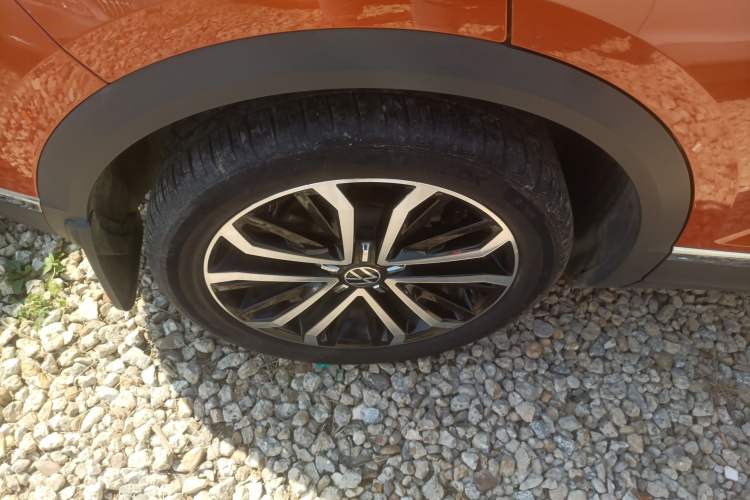 Used Volkswagen T-ROC 2021 280TSI DSG Two-Wheel Drive Comfort Connect Edition Right Rear Wheel Hub