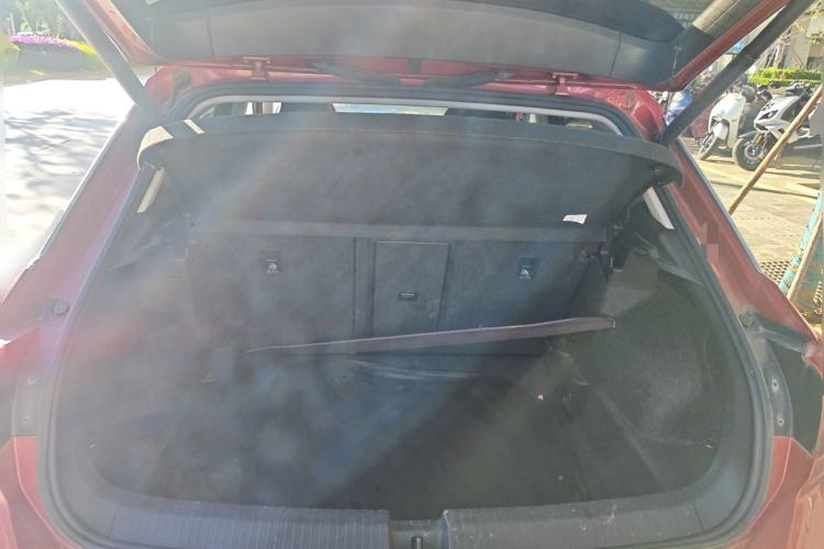 Used Volkswagen T-ROC 2021 280TSI DSG Two-Wheel Drive Comfort Connect Edition Trunk