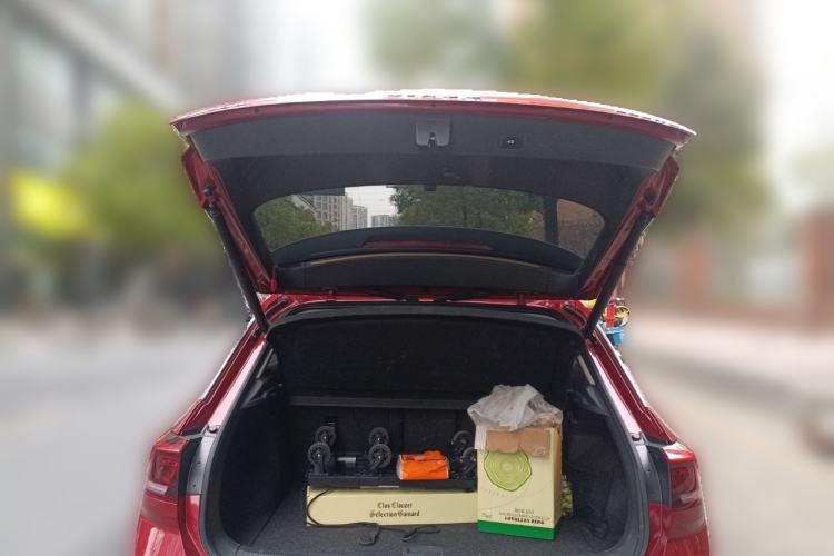 Used Volkswagen T-ROC 2021 280TSI DSG Two-Wheel Drive Elite Connect Edition Trunk