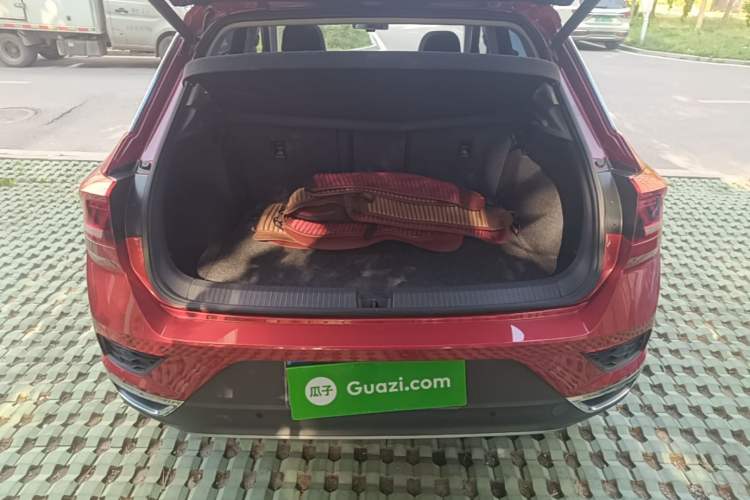 Used Volkswagen T-ROC 2021 280TSI DSG Two-Wheel Drive Comfort Connect Edition Trunk