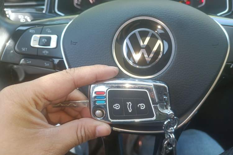 Used Volkswagen T-ROC 2021 280TSI DSG Two-Wheel Drive Comfort Connect Edition Vehicle Key
