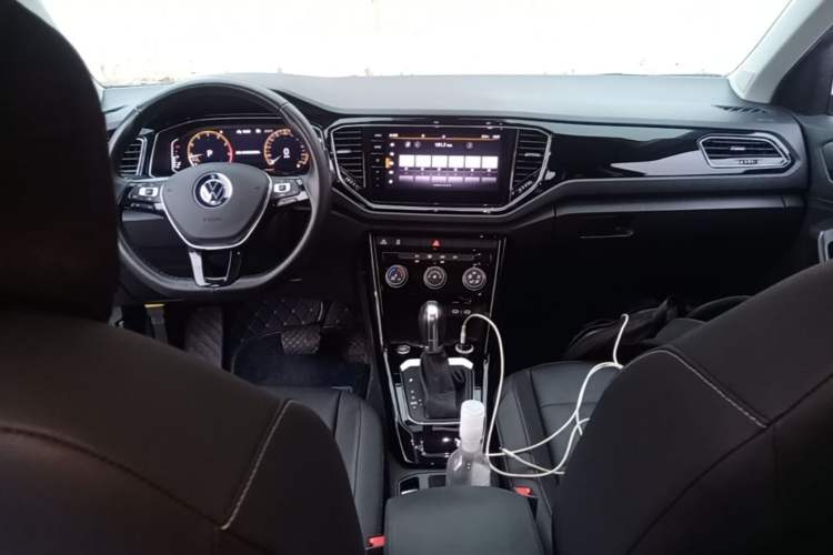 Used Volkswagen T-ROC 2021 280TSI DSG Two-Wheel Drive Comfort Connect Edition Center Console