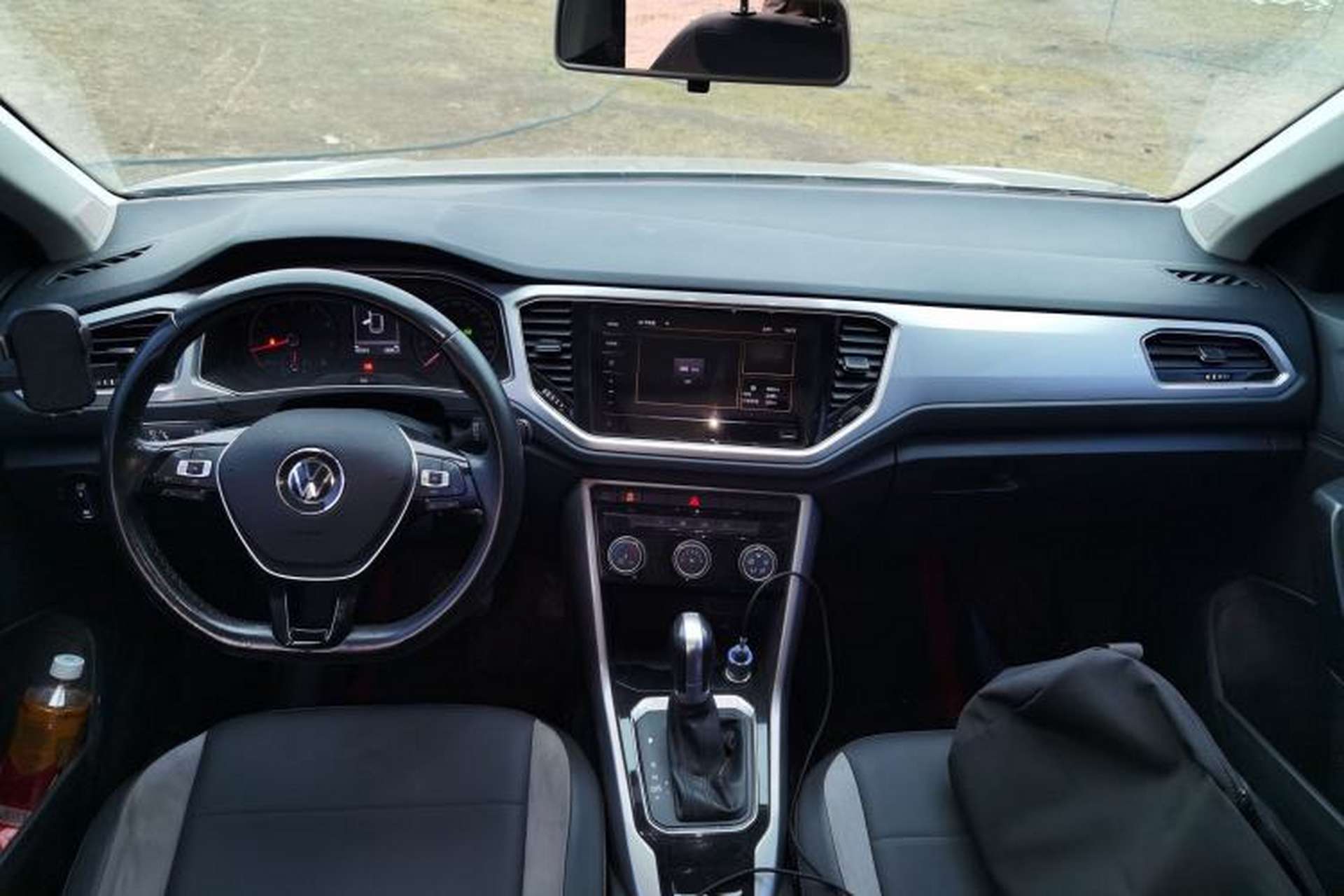Used Volkswagen T-ROC 2021 280TSI DSG Two-Wheel Drive Elite Connect Edition Center Console