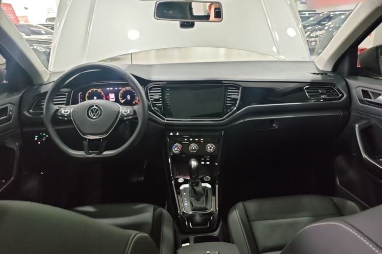 Used Volkswagen T-ROC 2021 280TSI DSG Two-Wheel Drive Comfort Connect Edition Center Console