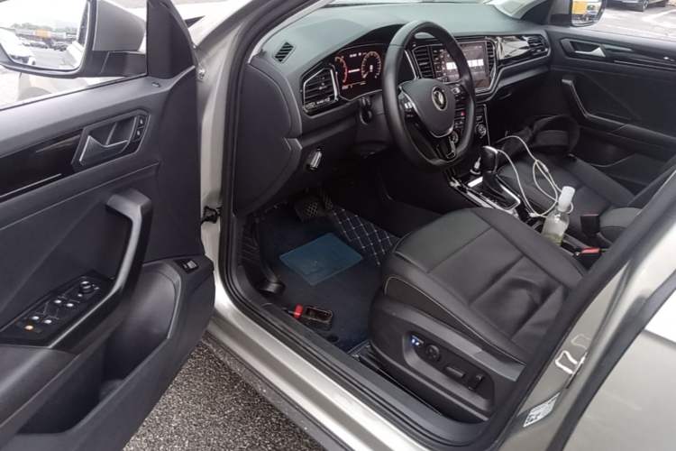 Used Volkswagen T-ROC 2021 280TSI DSG Two-Wheel Drive Comfort Connect Edition Driver Seat