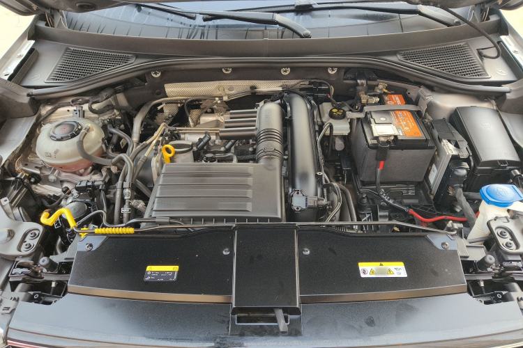 Used Volkswagen T-ROC 2021 280TSI DSG Two-Wheel Drive Comfort Connect Edition Engine Bay