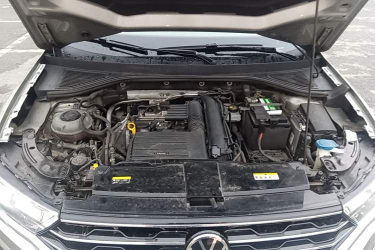 Used Volkswagen T-ROC 2021 280TSI DSG Two-Wheel Drive Comfort Connect Edition Engine Bay