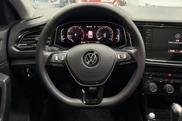 Used Volkswagen T-ROC 2021 280TSI DSG Two-Wheel Drive Comfort Connect Edition Interior 2