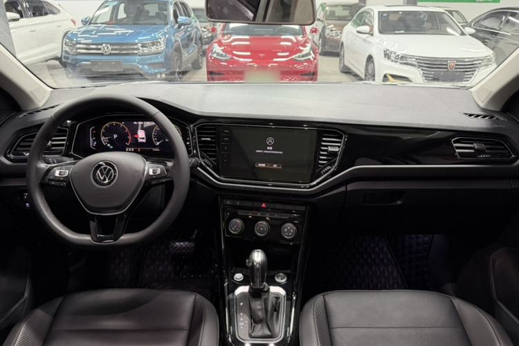Used Volkswagen T-ROC 2021 280TSI DSG Two-Wheel Drive Comfort Connect Edition Interior 3