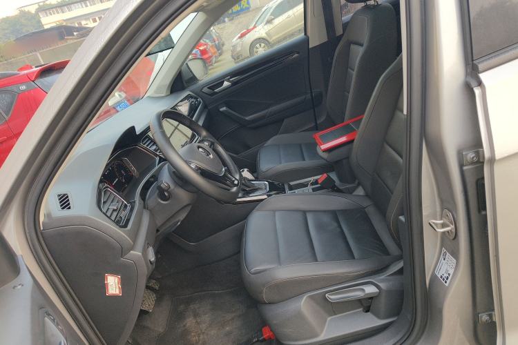 Used Volkswagen T-ROC 2021 280TSI DSG Two-Wheel Drive Comfort Connect Edition Left Front Seat