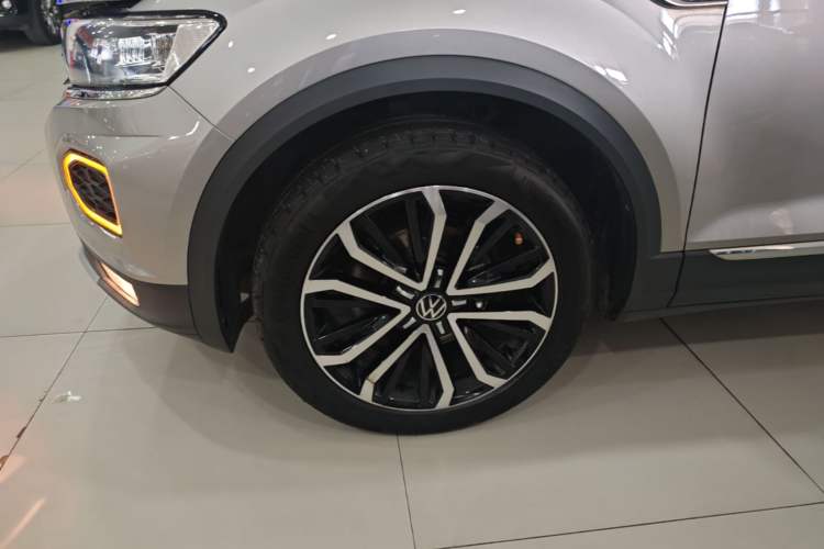 Used Volkswagen T-ROC 2021 280TSI DSG Two-Wheel Drive Comfort Connect Edition Left Front Wheel Hub
