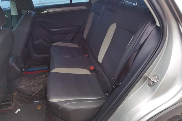 Used Volkswagen T-ROC 2021 280TSI DSG Two-Wheel Drive Elite Connect Edition Left Rear Seat