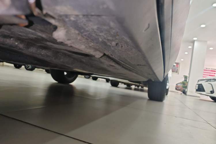 Used Volkswagen T-ROC 2021 280TSI DSG Two-Wheel Drive Comfort Connect Edition Left Side Sill
