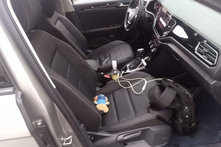 Used Volkswagen T-ROC 2021 280TSI DSG Two-Wheel Drive Comfort Connect Edition Right Front Seat