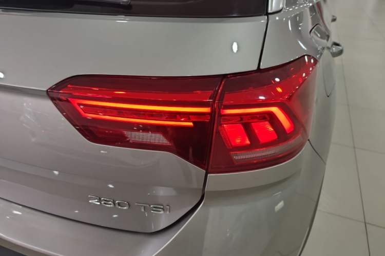 Used Volkswagen T-ROC 2021 280TSI DSG Two-Wheel Drive Comfort Connect Edition Right Rear Taillight