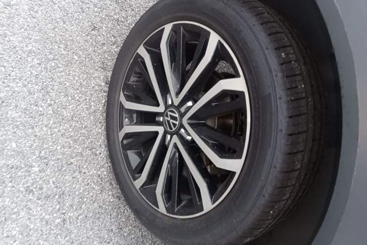 Used Volkswagen T-ROC 2021 280TSI DSG Two-Wheel Drive Comfort Connect Edition Right Rear Wheel Hub