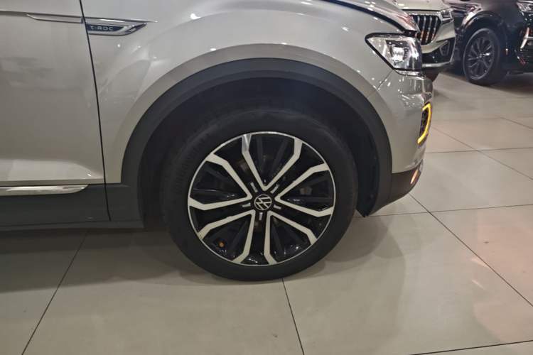 Used Volkswagen T-ROC 2021 280TSI DSG Two-Wheel Drive Comfort Connect Edition Right Rear Wheel Hub