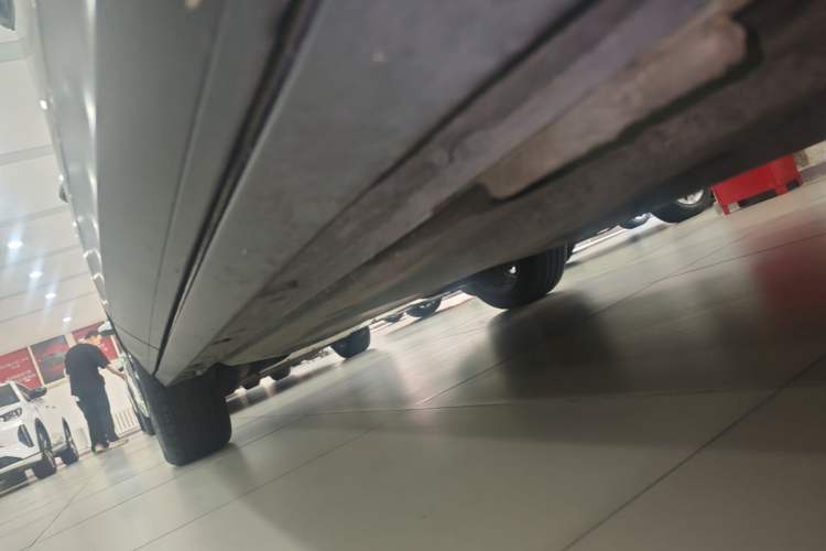 Used Volkswagen T-ROC 2021 280TSI DSG Two-Wheel Drive Comfort Connect Edition Right Side Sill