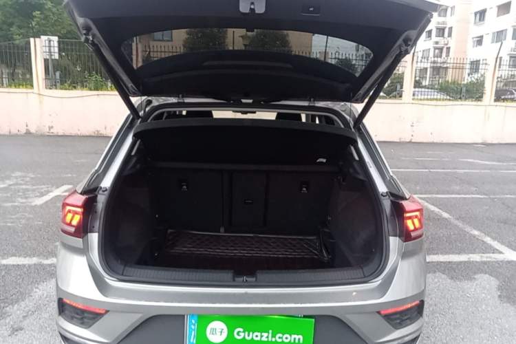 Used Volkswagen T-ROC 2021 280TSI DSG Two-Wheel Drive Comfort Connect Edition Trunk