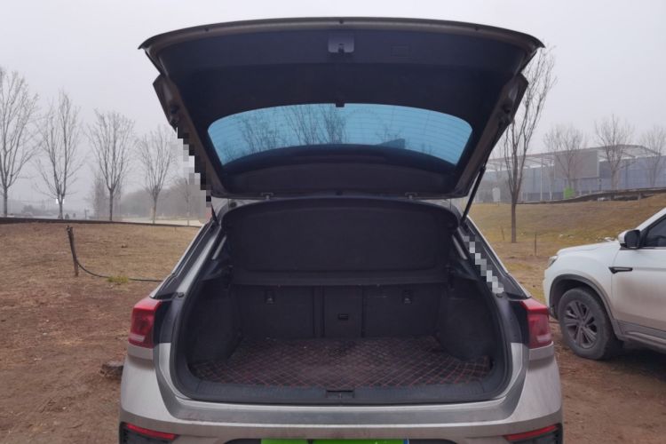 Used Volkswagen T-ROC 2021 280TSI DSG Two-Wheel Drive Elite Connect Edition Trunk