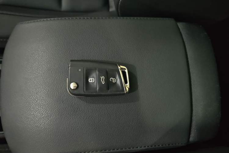 Used Volkswagen T-ROC 2021 280TSI DSG Two-Wheel Drive Comfort Connect Edition Vehicle Key