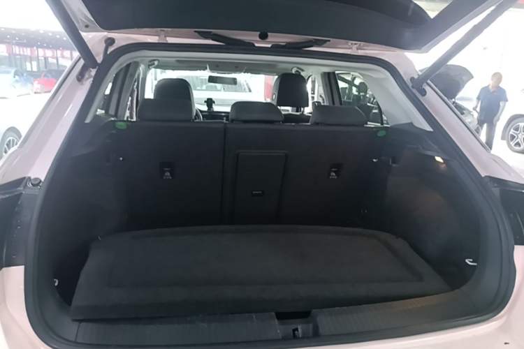 Used Volkswagen T-ROC 2021 280TSI DSG Two-Wheel Drive Comfort Connect Edition Trunk