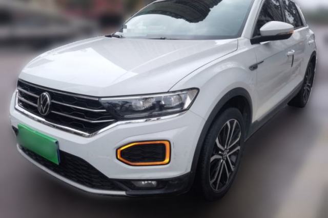 Ojetý Volkswagen T-ROC 2021 280TSI DSG Two-Wheel Drive Comfort Connect Edition