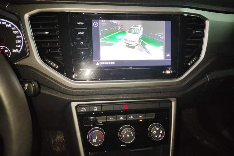 Used Volkswagen T-ROC 2021 Revised Version 280TSI DSG Two-Wheel Drive Elite Connect Edition Audio And AC Panel