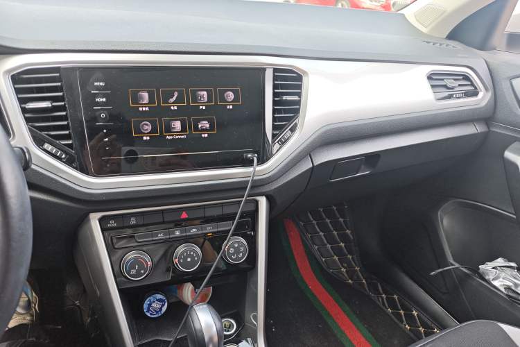 Used Volkswagen T-ROC 2021 280TSI DSG Two-Wheel Drive Elite Connect Edition Audio And AC Panel