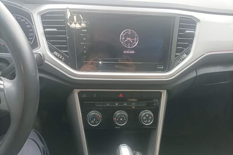 Used Volkswagen T-ROC 2021 280TSI DSG Two-Wheel Drive Elite Connect Edition Audio And AC Panel