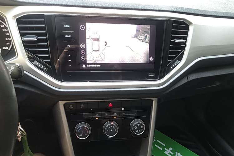 Used Volkswagen T-ROC 2021 Revised Version 280TSI DSG Two-Wheel Drive Elite Connect Edition Audio And AC Panel
