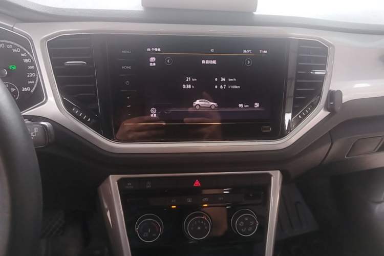 Used Volkswagen T-ROC 2021 280TSI DSG Two-Wheel Drive Elite Connect Edition Audio And AC Panel