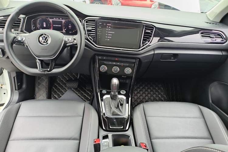 Used Volkswagen T-ROC 2021 280TSI DSG Two-Wheel Drive Comfort Connect Edition Audio And AC Panel