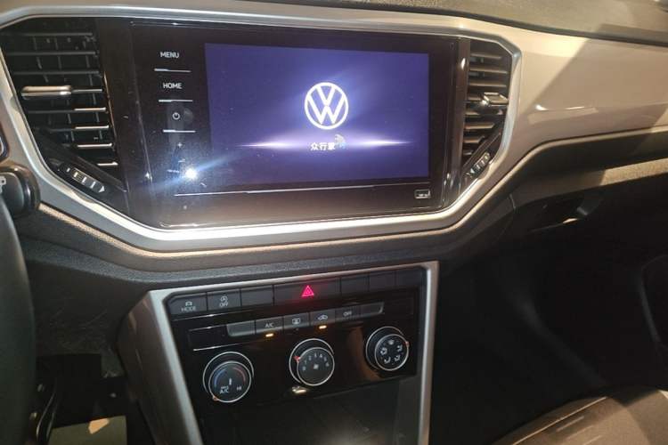 Used Volkswagen T-ROC 2021 Revised Version 280TSI DSG Two-Wheel Drive Elite Connect Edition Audio And AC Panel