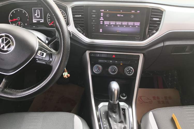 Used Volkswagen T-ROC 2021 280TSI DSG Two-Wheel Drive Elite Connect Edition Audio And AC Panel