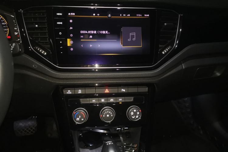 Used Volkswagen T-ROC 2021 280TSI DSG Two-Wheel Drive Comfort Connect Edition Audio And AC Panel