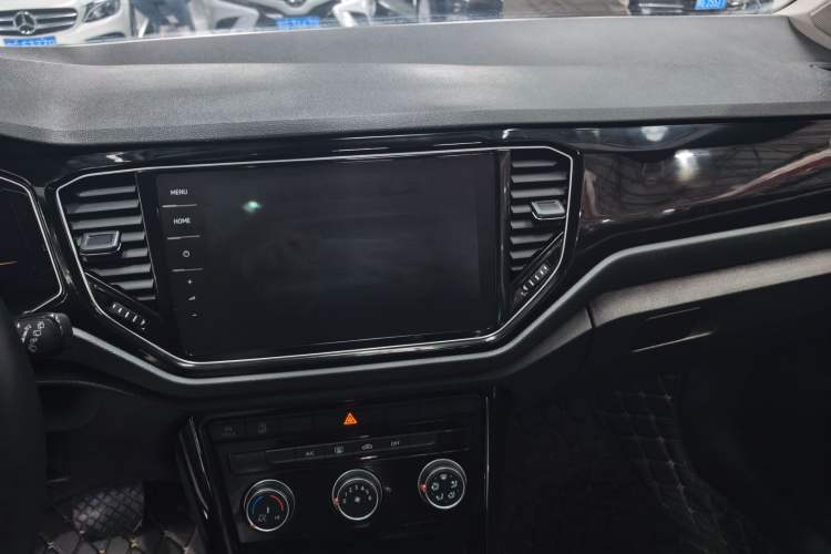 Used Volkswagen T-ROC 2021 280TSI DSG Two-Wheel Drive Comfort Connect Edition Audio And AC Panel