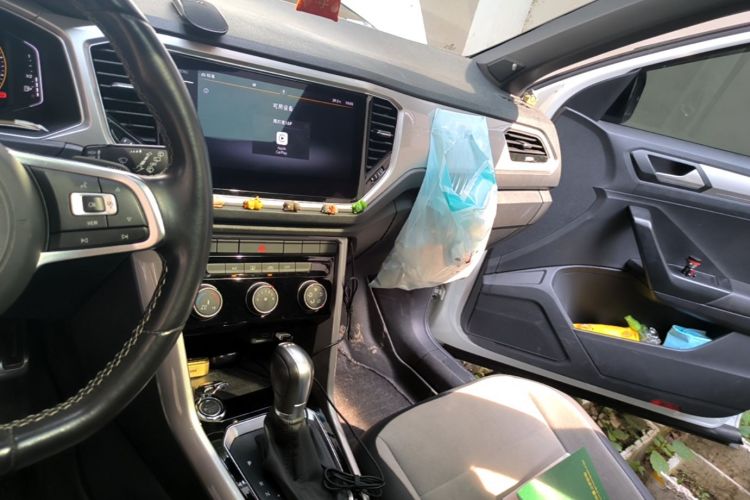 Used Volkswagen T-ROC 2021 Revised Version 280TSI DSG Two-Wheel Drive R-Line Pro Connected Car Edition Audio And AC Panel
