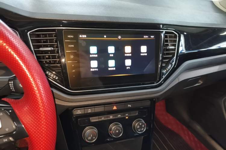 Used Volkswagen T-ROC 2021 280TSI DSG Two-Wheel Drive Comfort Connect Edition Audio And AC Panel
