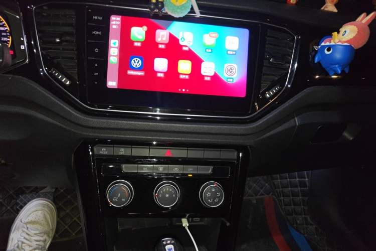 Used Volkswagen T-ROC 2021 280TSI DSG Two-Wheel Drive Comfort Connect Edition Audio And AC Panel