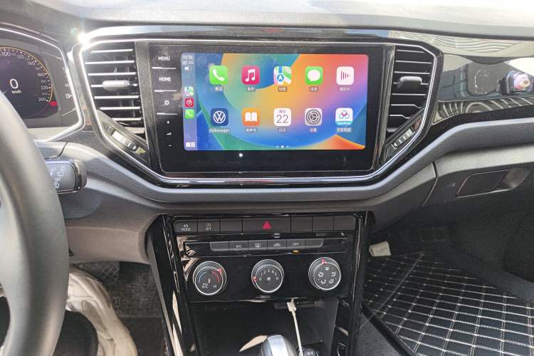 Used Volkswagen T-ROC 2021 280TSI DSG Two-Wheel Drive Comfort Connect Edition Audio And AC Panel