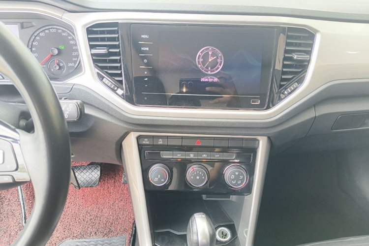 Used Volkswagen T-ROC 2021 Revised Version 280TSI DSG Two-Wheel Drive Elite Connect Edition Audio And AC Panel