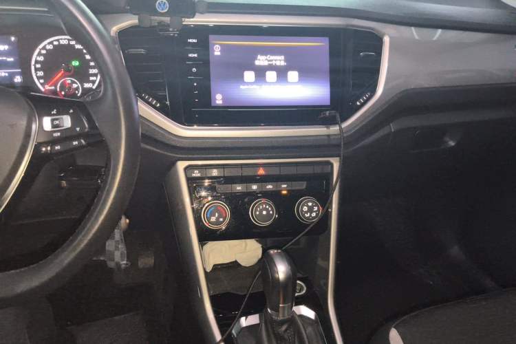 Used Volkswagen T-ROC 2021 Revised Version 280TSI DSG Two-Wheel Drive Elite Connect Edition Audio And AC Panel