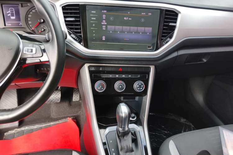 Used Volkswagen T-ROC 2021 Revised Version 280TSI DSG Two-Wheel Drive Elite Connect Edition Audio And AC Panel